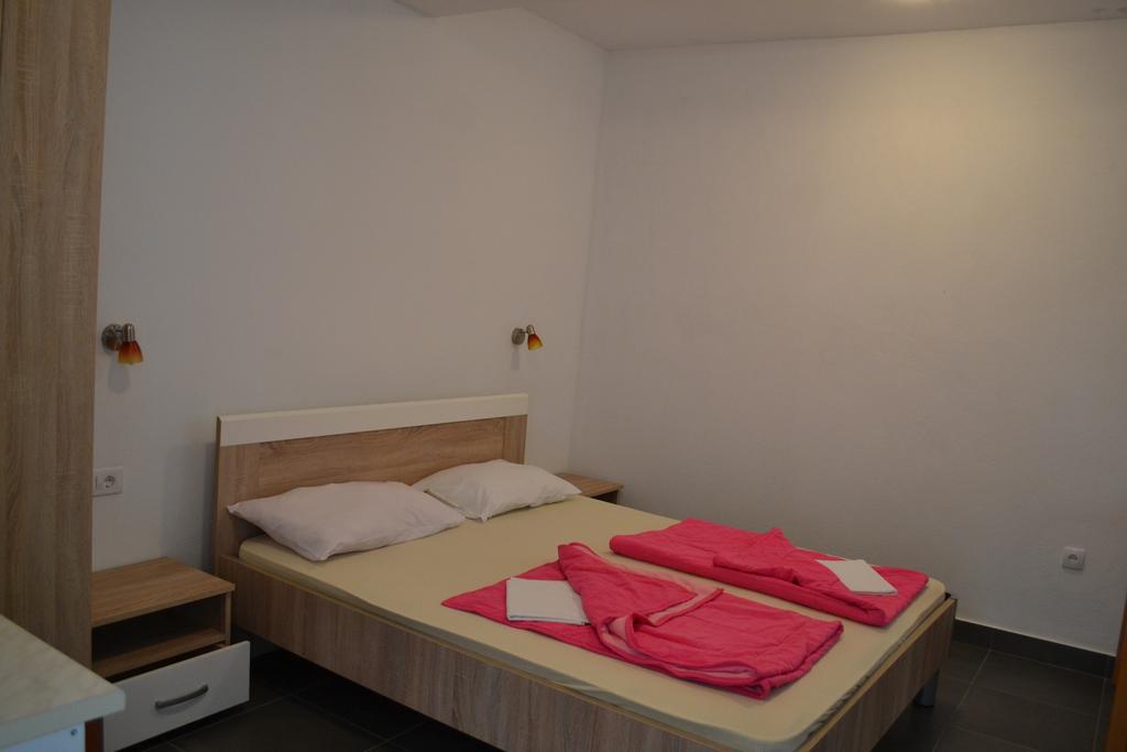 Guesthouse Orlovic Budva Buitenkant foto
