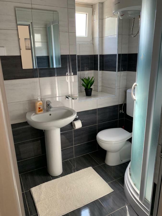 Guesthouse Orlovic Budva Buitenkant foto