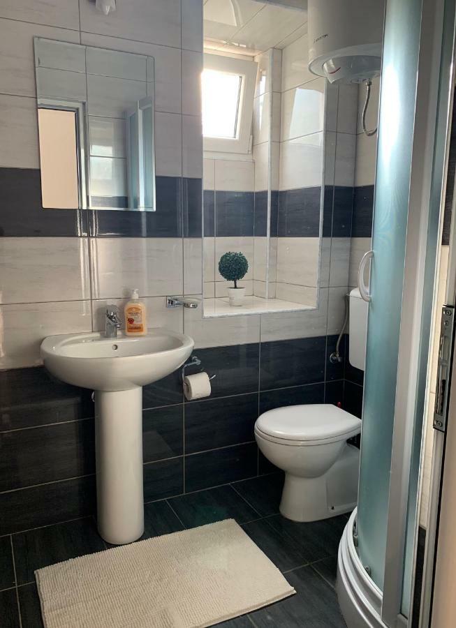 Guesthouse Orlovic Budva Buitenkant foto